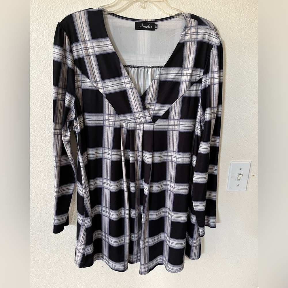 Beautiful black and white plaid blouse Size XX